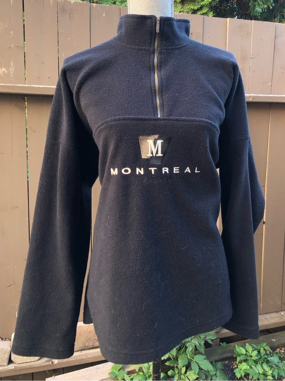Vintage Montreal Canada Embroidered Black Quarter-Zip Fleece Pullover Sweater